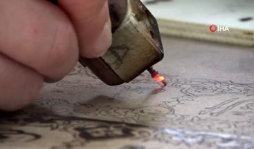 Ağacı Yakarak Sanat Eserine Dönüştürüyor