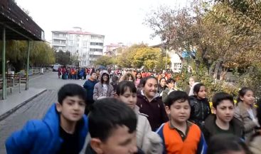 Iğdırlı 50 bin öğrenci çevre temizliği için el ele verdi