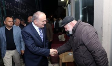 Seçim yok Başkan Faruk Özlü mahalle mahalle geziyor