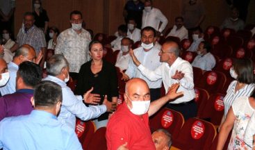 Adana Belediye Meclisi Toplantısında Arbede