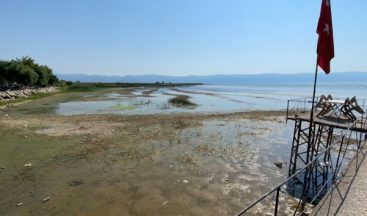 İznik Gölü’nde Sular Çekildi