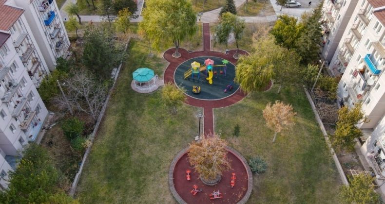 2000 Evler Mahallesi merkez park yenilendi