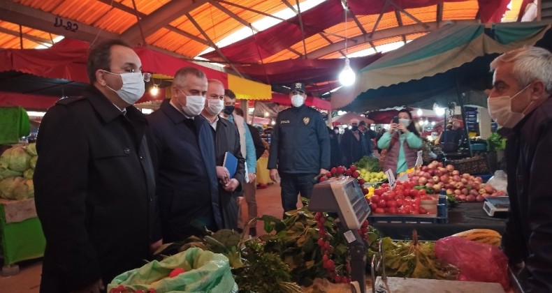 Bafra’da pazar yerlerinde korona virüs denetimleri