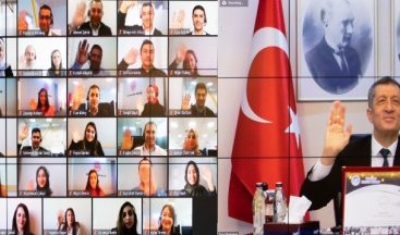 Bakan Selçuk’tan dünya ikincisi MEBİM’E kutlama