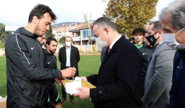 Başkan Büyükakın’dan Kocaelispor kafilesine moral