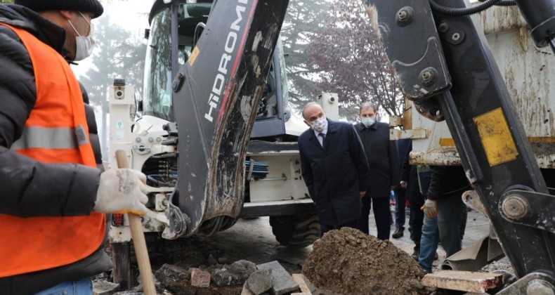 Başkan Özlü “Dört bir yandan çalışıyoruz”