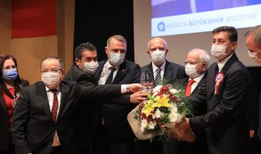 Büyükşehir Belediyesi Öğretmenler Günü’nü kutladı