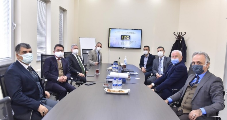 Büyükşehir tıbbi ve katı atıkları toplayıp imha ediyor