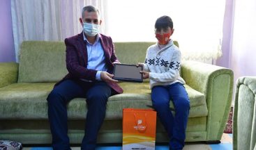 Çınar’dan tablet almaya hak kazanan öğrencilere sürpriz ziyaret