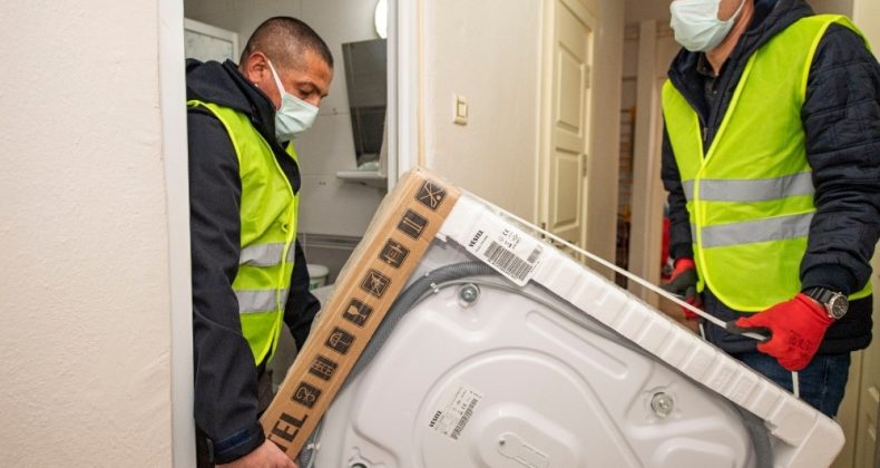 Depremzedelere beyaz eşya desteği sürüyor