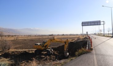 Erzincan-Sivas Karayolunda Bulunan Köprüde Genişletme Çalışmaları Başladı