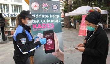 Isparta’da emniyet ve jandarma ekipleri kadınlara tek tek KADES’i tanıttı