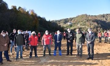 İzmir depreminde hayatını kaybeden 116 kişi anısına fidan dikildi