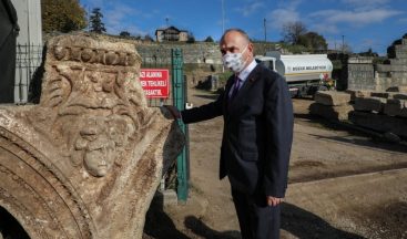 Konuralp’te tarih fışkırıyor Medusa başı bulundu