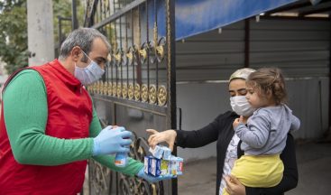 Mersin Büyükşehir Belediyesine bağışlanan 7 bin adet mama annelere ulaştırıldı