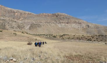 Siirt’te 3 bin 500 yıllık tarihi Akabe yolunda doğa yürüyüşü yapıldı