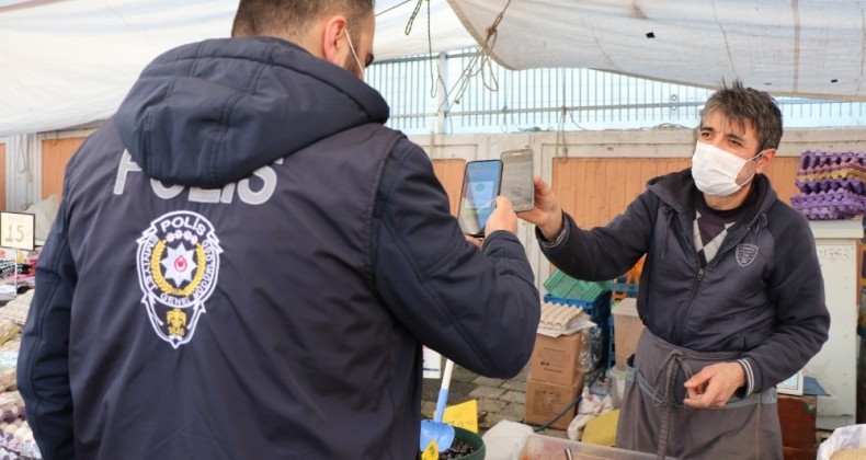 Sultanbeyli Pazar Yerlerinde Koronavirüs Denetimi