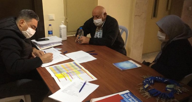 Uzundere’deki 112 konut depremzedelere teslim edildi