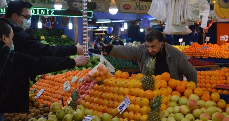 Yeni Yasaklar Vatandaşları Manava Yöneltti