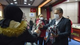 Yunusemre Belediyesi 24 Kasım’da öğretmenleri unutmadı