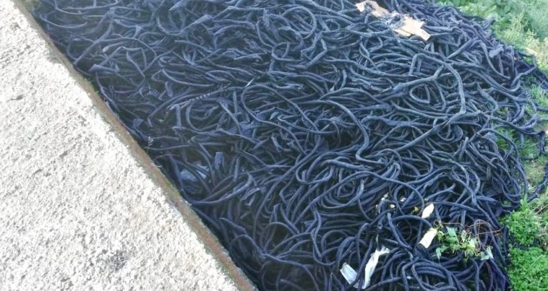 2 ton atık lastik ele geçirildi