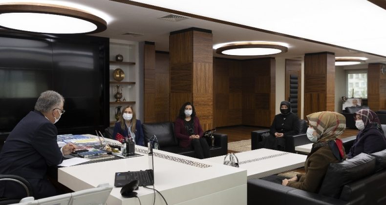 AK Partili kadınlardan Büyükkılıç’a ziyaret