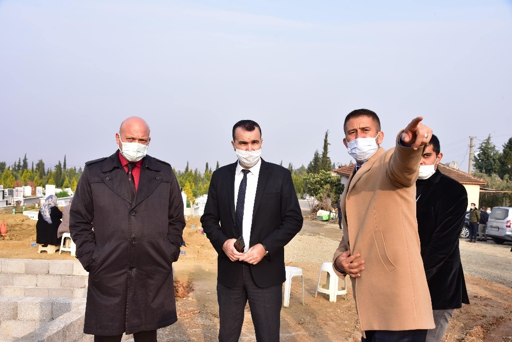 Alaşehir’de mezarlık çalışmaları incelendi