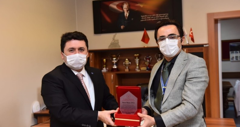 Altıeylül Belediyesi’den sağlık çalışanlarına koruyucu tulum desteği