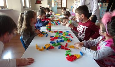 Anaokulu ve kreşler için son ders zili çaldı, çalışan veliler kara kara düşünüyor