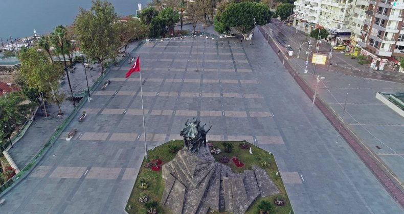 Antalya kısıtlamanın ilk gününde sessizliğe büründü