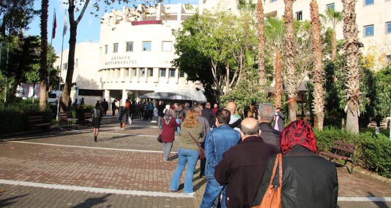 Antalya’da yapılandırma kuyruğu