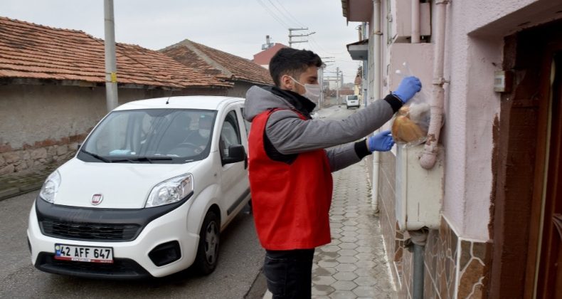 Aşevi koronavirüs hastalarının yanında