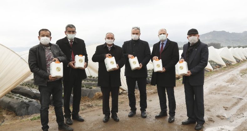 Aydın Büyükşehir Belediyesi’nden çiftçiye sıvı gübre desteği
