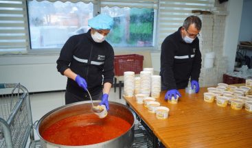 Ayvalık Belediyesi’nden şefkatli el; aşevi