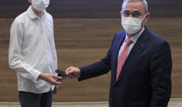 Başarılı öğrenciler ödüllendirildi