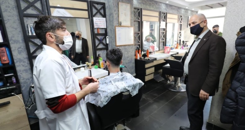 Başkan Büyükgöz Cuma Namazı sonrası esnafları ziyaret etti