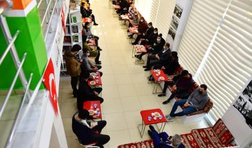 Başkan Çınar, millet kıraathanesinde gençlerle buluştu