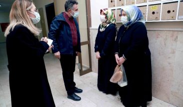 Başkan Sandal, Uzundere’deki depremzedeleri unutmadı