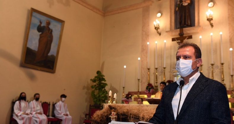 Başkan Seçer Noel ayinine katıldı