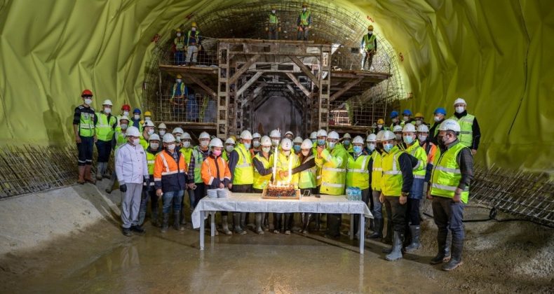 Başkan Soyer yılın son saatlerinde Narlıdere Metrosu’na indi