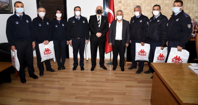 Başkan Zeybek: “Zabıta personelimiz pandemi sürecinde de fedakarca çalışıyor”