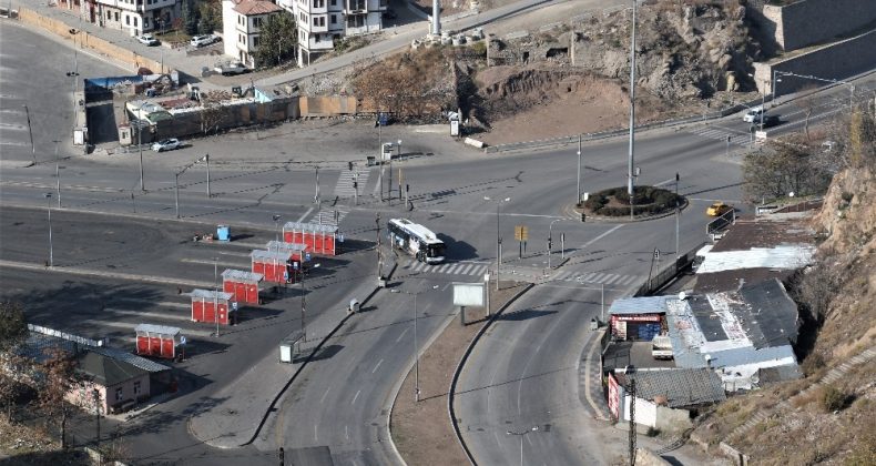 Başkent’te cadde ve sokaklar kısıtlamanın ikinci gününde de boş kaldı