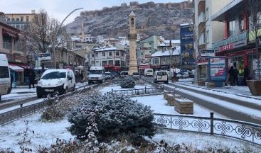Bayburt güne karla uyandı