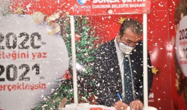 Belediyeden isteklerini dilek ağacına yazıyorlar