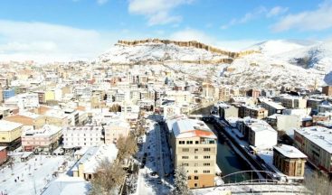 Beyaz gelinliğini giyen Bayburt, havadan görüntülendi