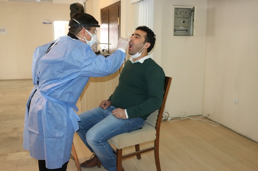 Bitlis Belediyesi personelleri korona virüs testi yaptırdı