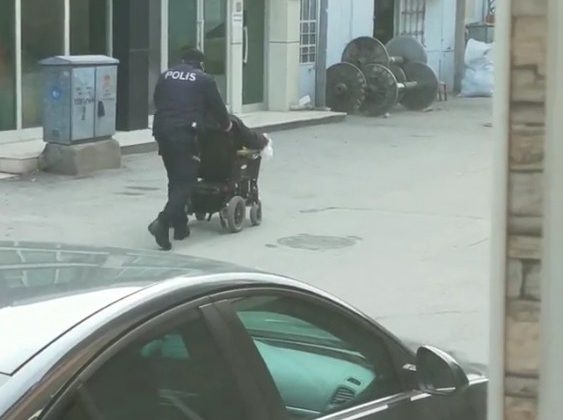 Bursa Polisi’nden “insanlık ölmemiş” dedirten hareket