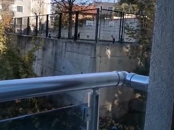 Bursa’da çocuklar kısıtlamada polisi görünce böyle saklandı