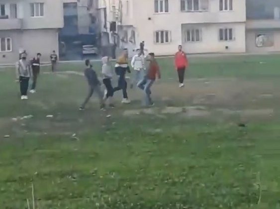 Bursa’da sokağa çıkma kısıtlamasında çift kale maç yaptılar