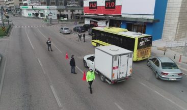 Bursa’da sokak kısıtlamasında cadde ve meydanlar boş kaldı
